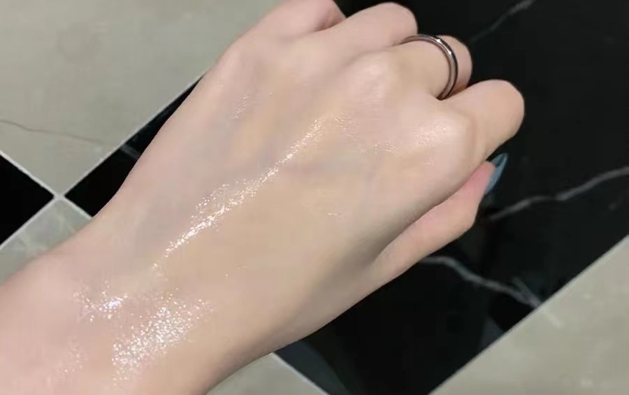 精华水推荐平价学生没有广告大牌,含植物萃取成分最多的大牌精华