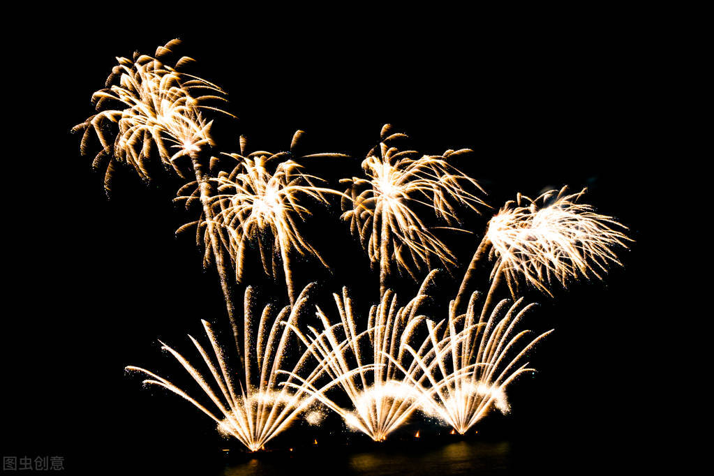 所有的矫情都不过是自作多情罢了,其实有些时候不是自己矫情