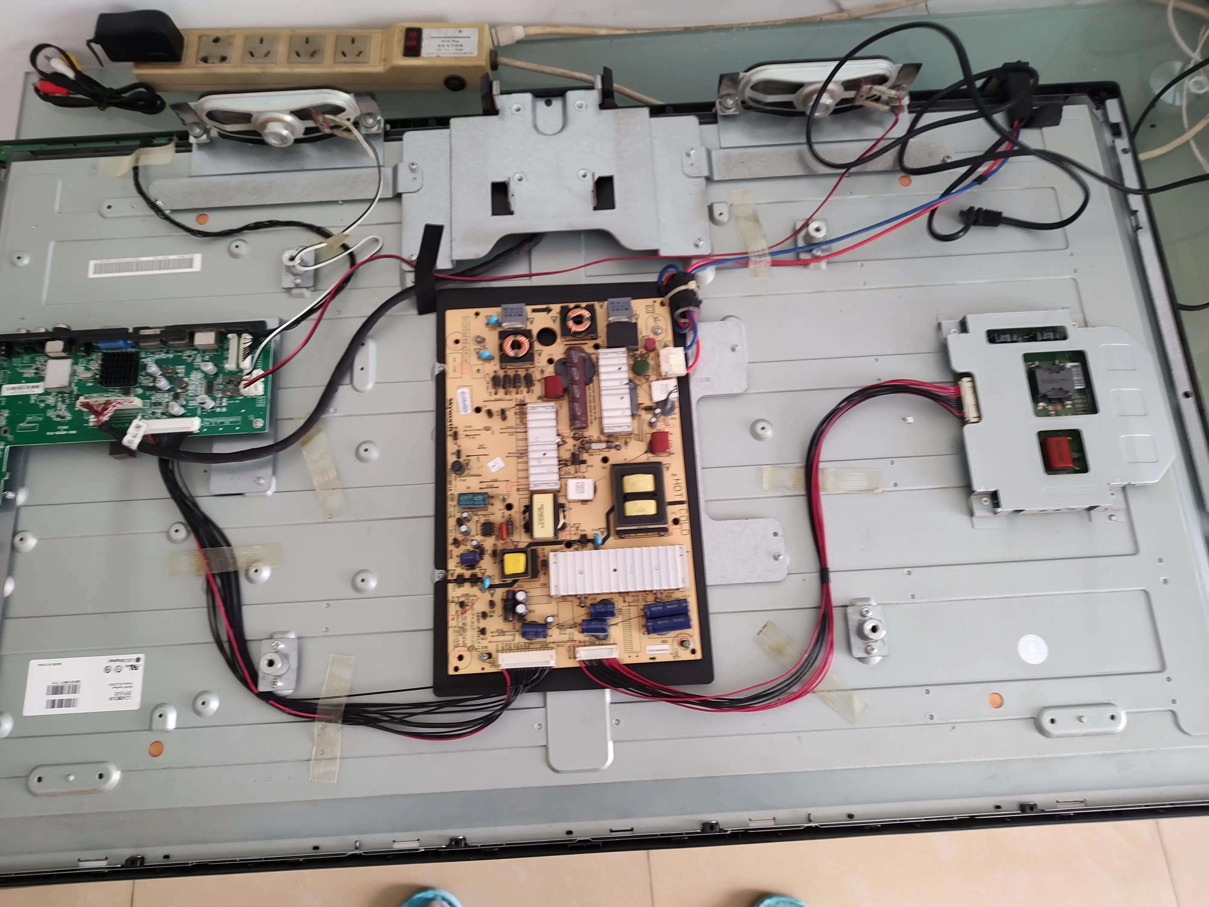 创维电视突然黑屏有声音维修价格,创维电视开机闪一下就黑屏