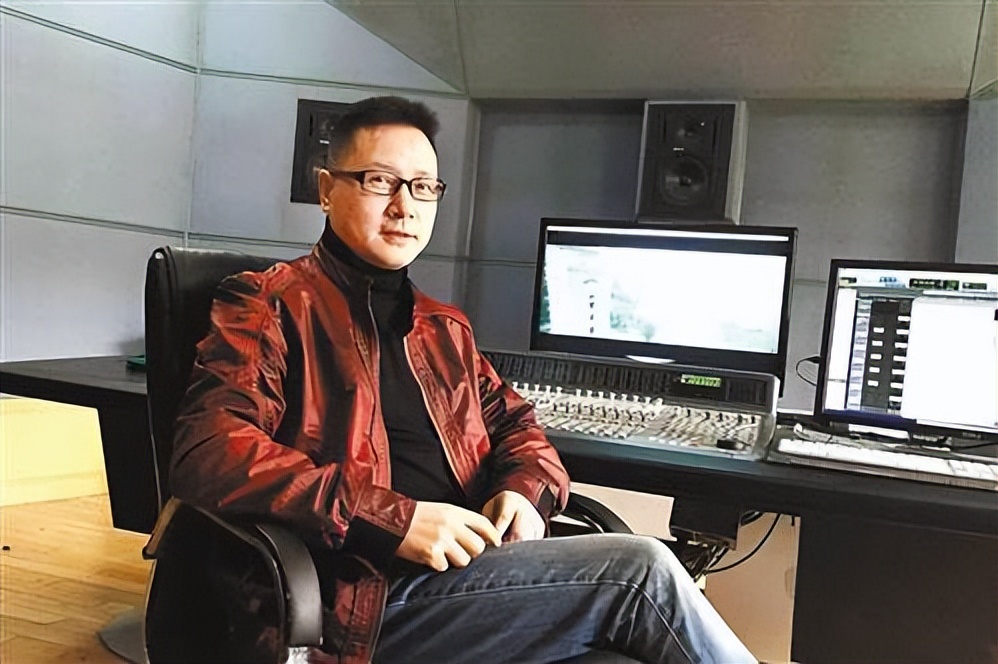 中国第一裸模汤加丽，惨遭父母和丈夫抛弃，如今她后悔了吗？