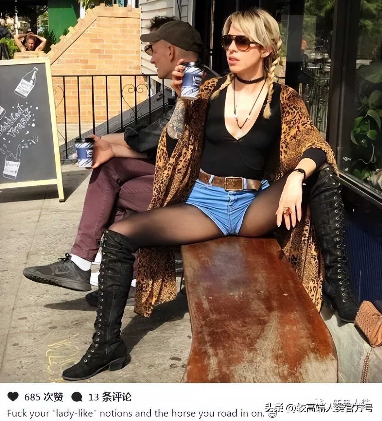 为什么国外女生要在地铁上岔开腿坐？