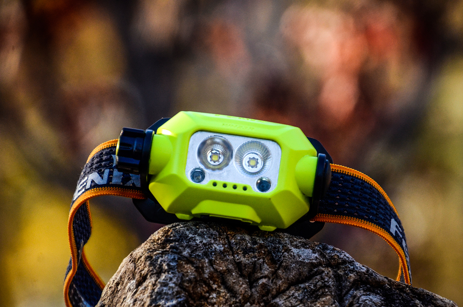 黄白光自由切换两用头灯,泛光和远射一体头灯