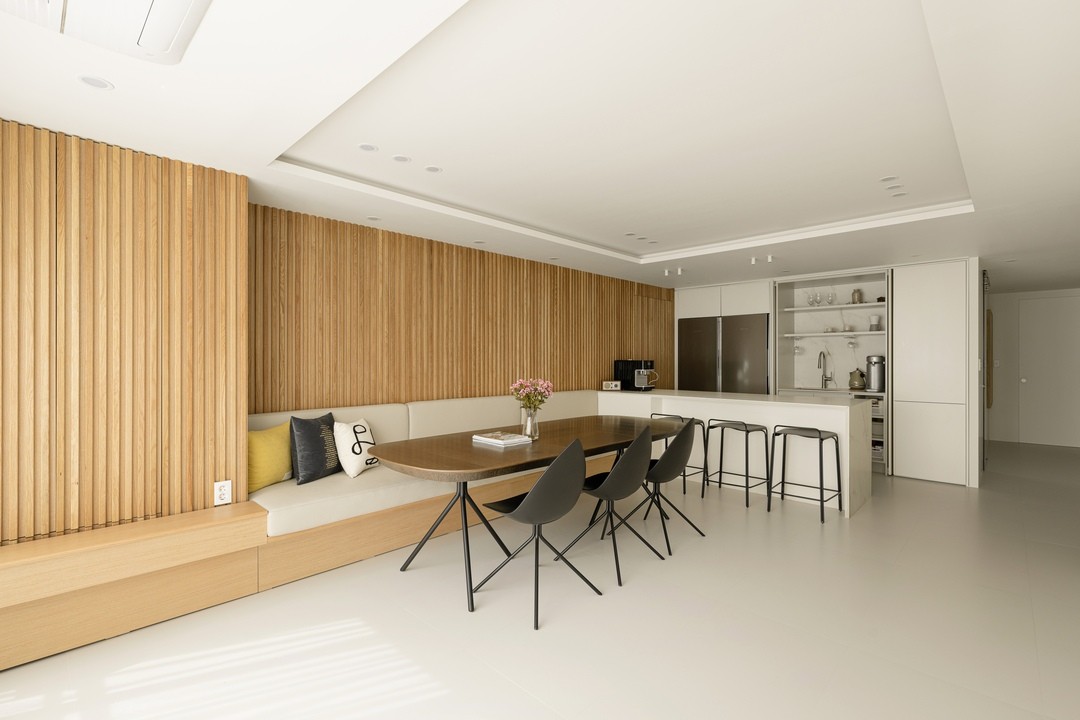 小客厅如何选沙发显得大,小客厅没有沙发如何做到简洁大气