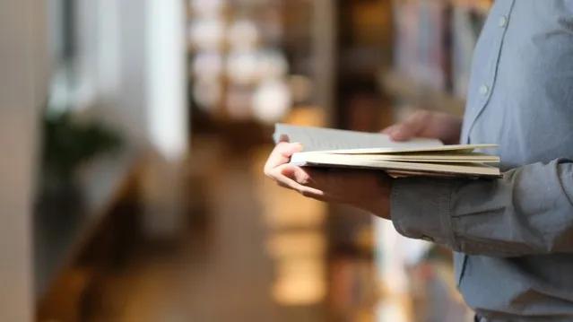 被吹疯了的《世界上最神奇的24堂课》，读后真的会交智商税吗？