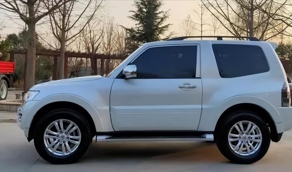 最顶配的三菱帕杰罗最新款的,三菱帕杰罗外观