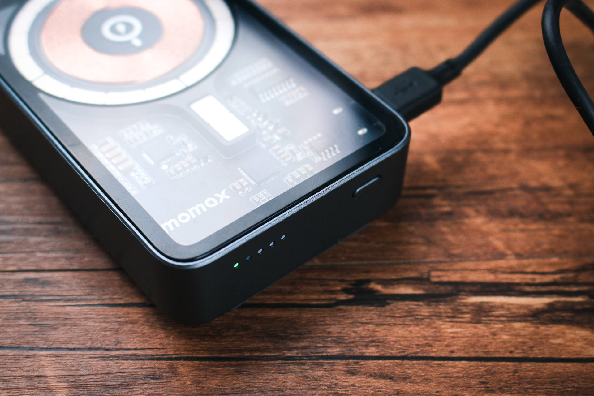 momax摩米士magsafe磁吸充电宝怎么样,苹果magsafe磁吸充电器实测