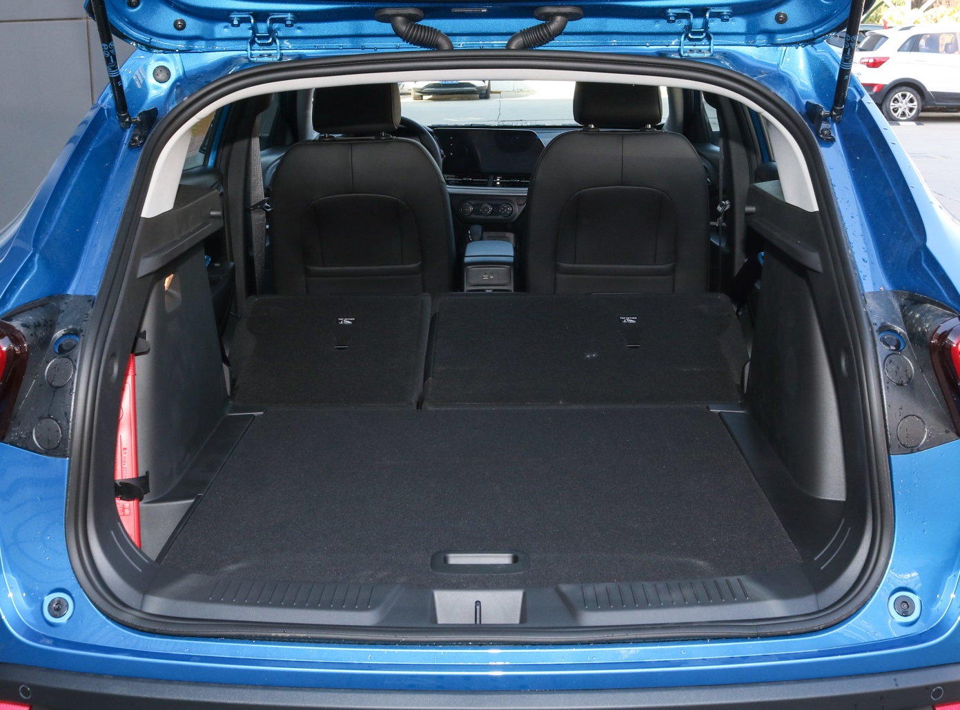 星迈罗2023款1.5tcvtrs锋潮版,雪佛兰科迈罗22款潮启版