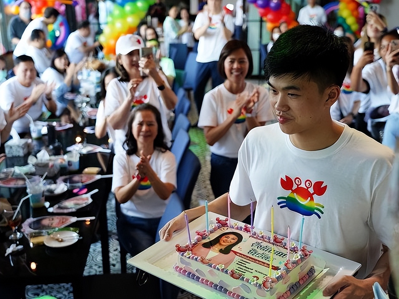 英拉的儿子近照,英拉大儿子身高