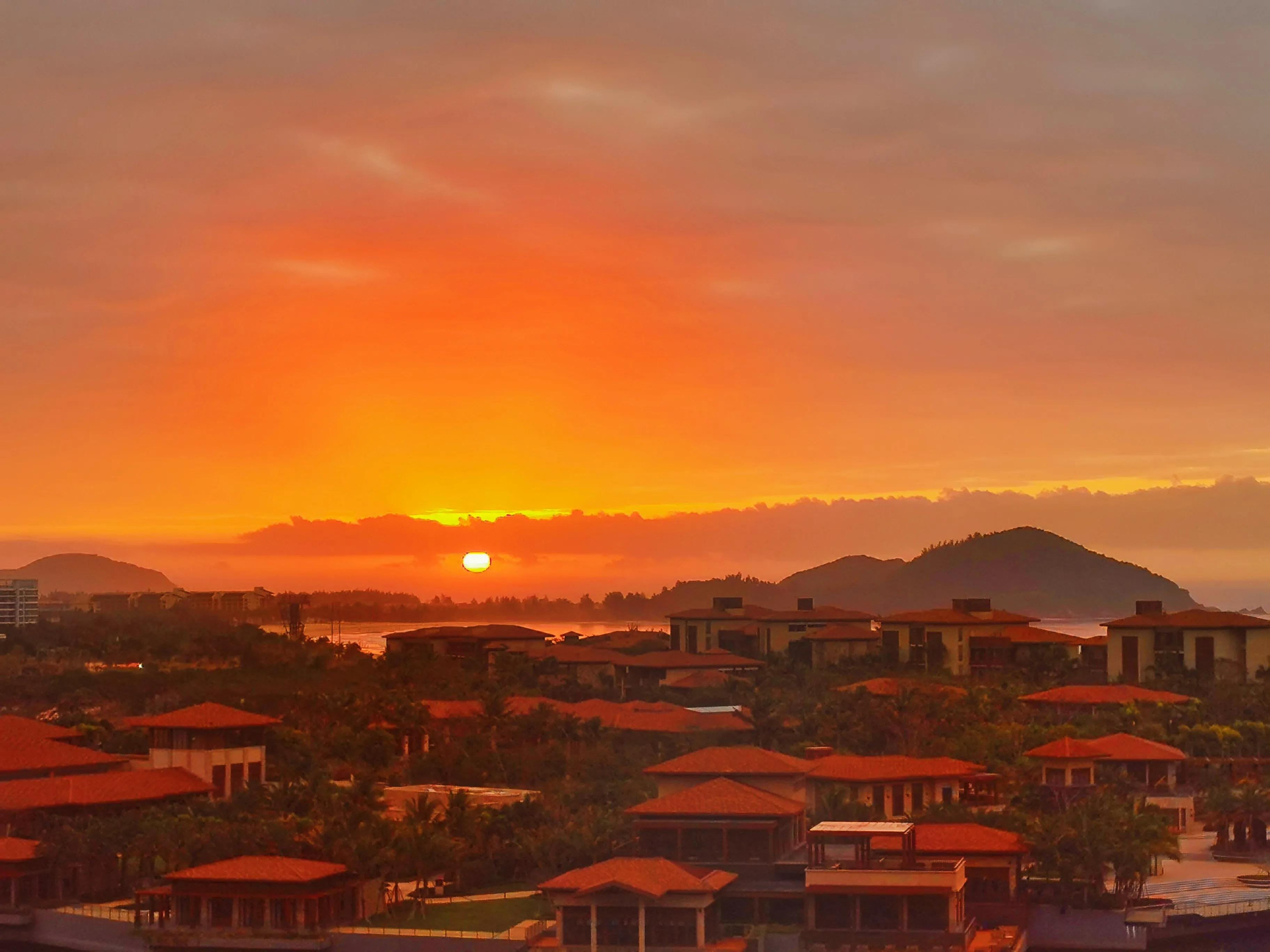 比起城市的繁华更喜欢乡村的静谧,比起城市的繁华更喜欢乡村的宁静