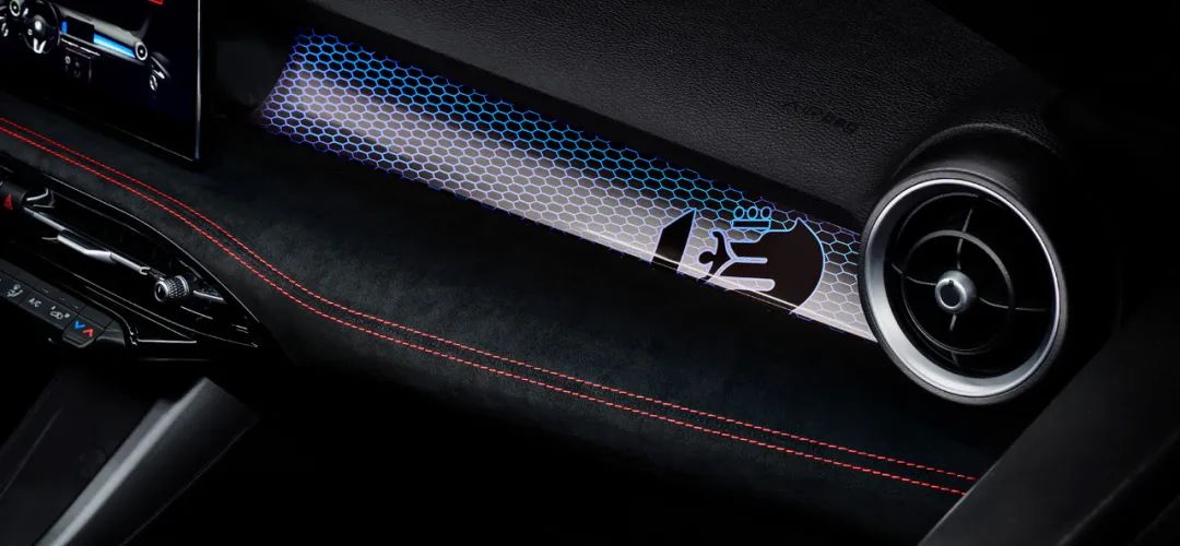 阿尔法罗密欧tonale2024款,阿尔法罗密欧tonale复古