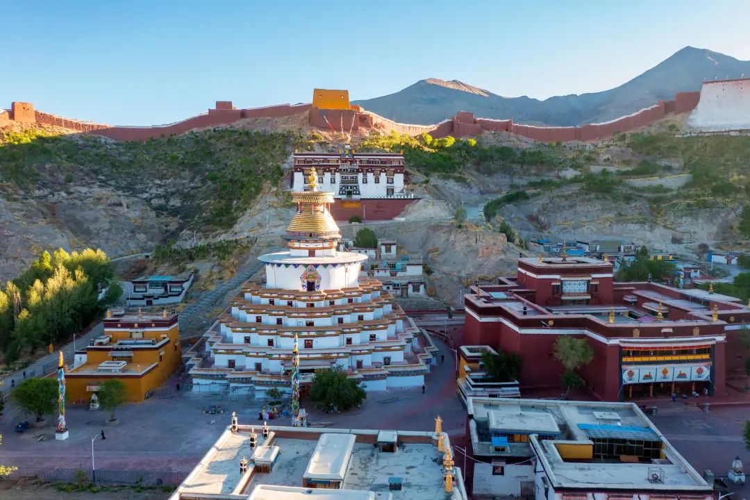 7月24日|浓浓援藏情，沪藏一家亲珠穆朗玛峰、扎什伦布寺9日“上海-日喀则”援藏旅游包机活动