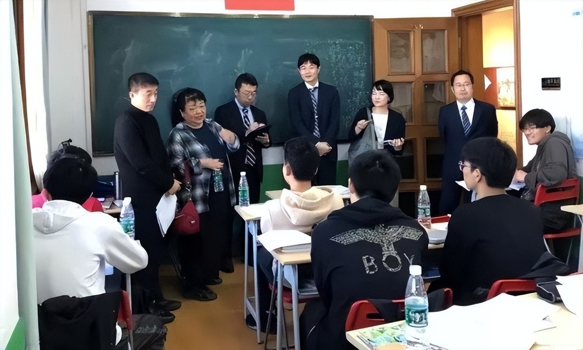 我国有35所日本人学校，校门紧锁窗帘紧闭，禁止中国人入内！