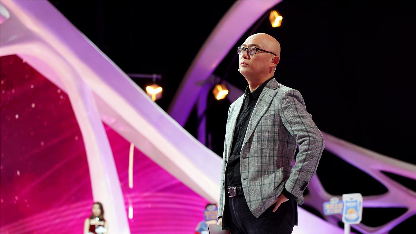 孟非主持人现状,孟非淡出主持界了吗