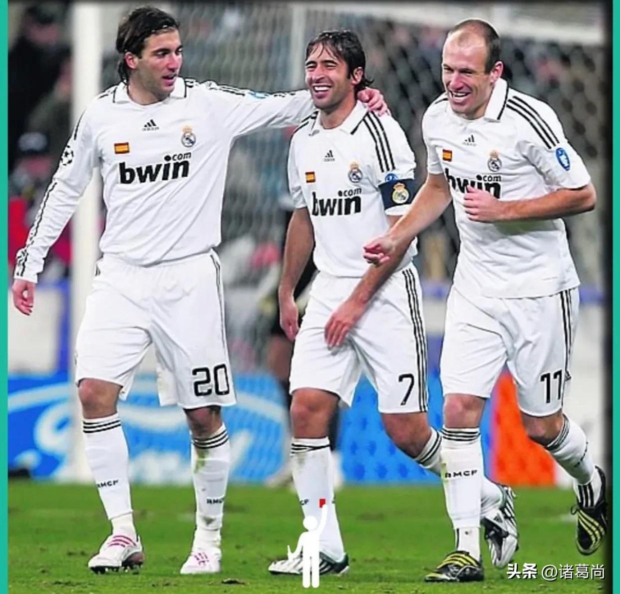 劳尔时期的皇家马德里阵容,翩翩少年衣服