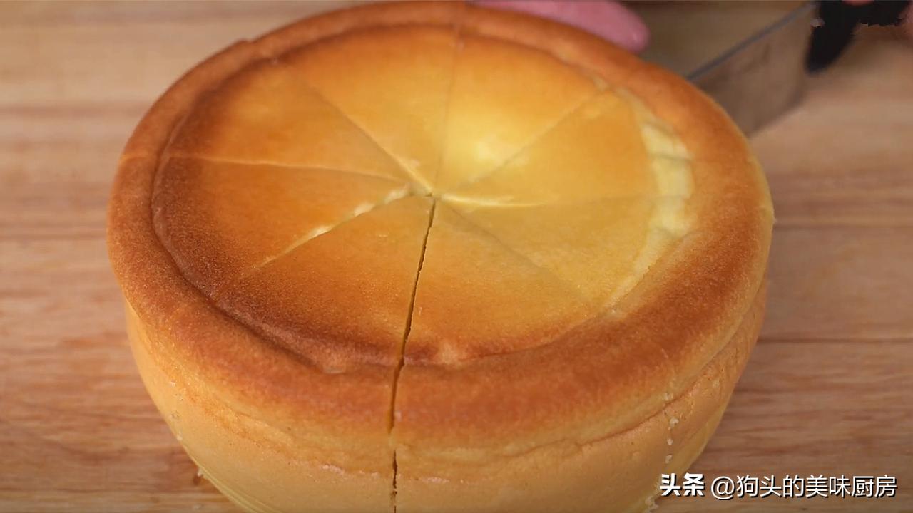 鸡蛋放绞肉机里做蛋糕,把鸡蛋放入绞肉机