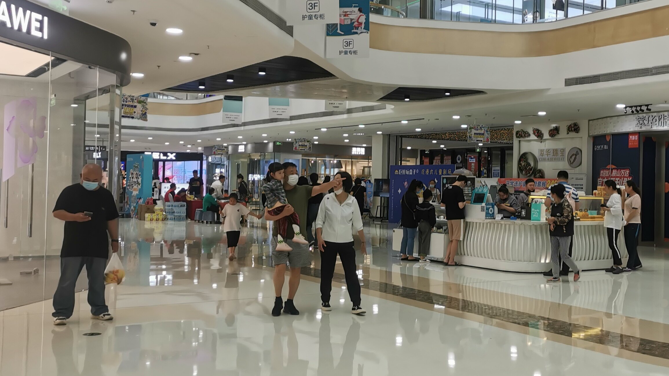 客流销售额“双提升”！端午节商场重拾火爆场面