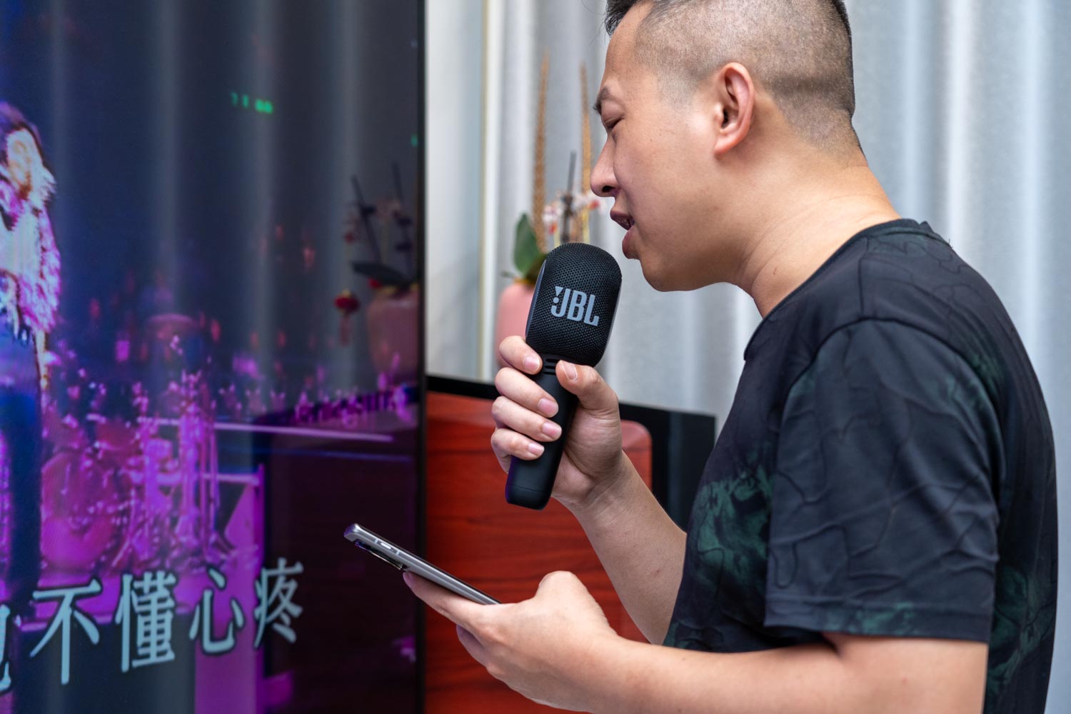 jbl最新k歌麦克风,jbl音响唱k麦克风