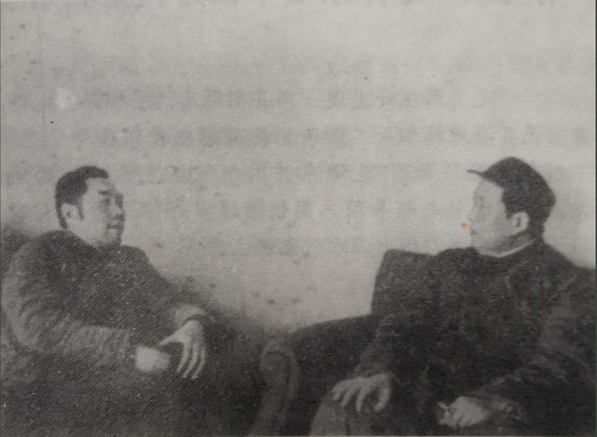 新中国成立前，*剑英叶**邀请中央入驻中南海，毛*东泽**拒绝：不做皇帝