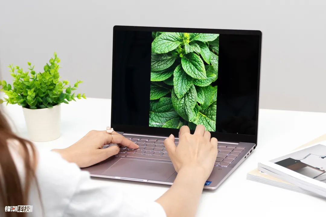 这样一台，出得了厅堂下得了厨房的本本，试问谁不爱呢