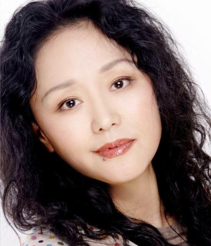 80年代美女明星廖学秋近照曝光,女演员廖学秋青年照片