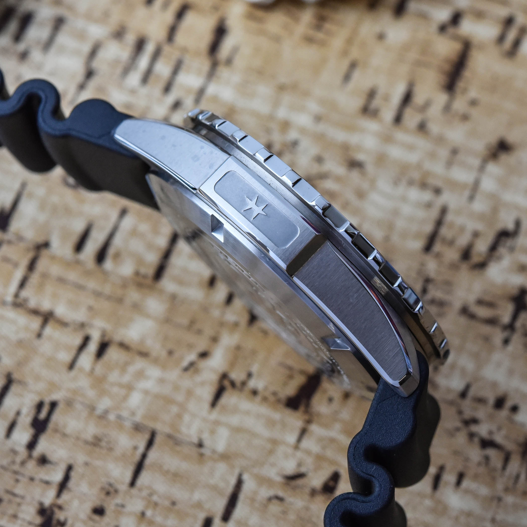 汉米尔顿卡其海军潜水表测评,汉米尔顿卡其潜水表