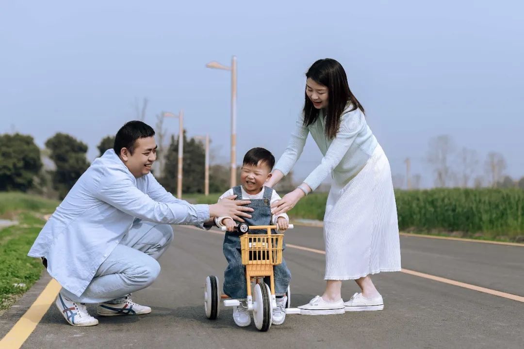 找到了，他叫杨磊！