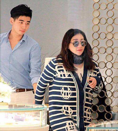 辛奇隆赌王家族,何鸿燊和辛奇隆结婚了吗