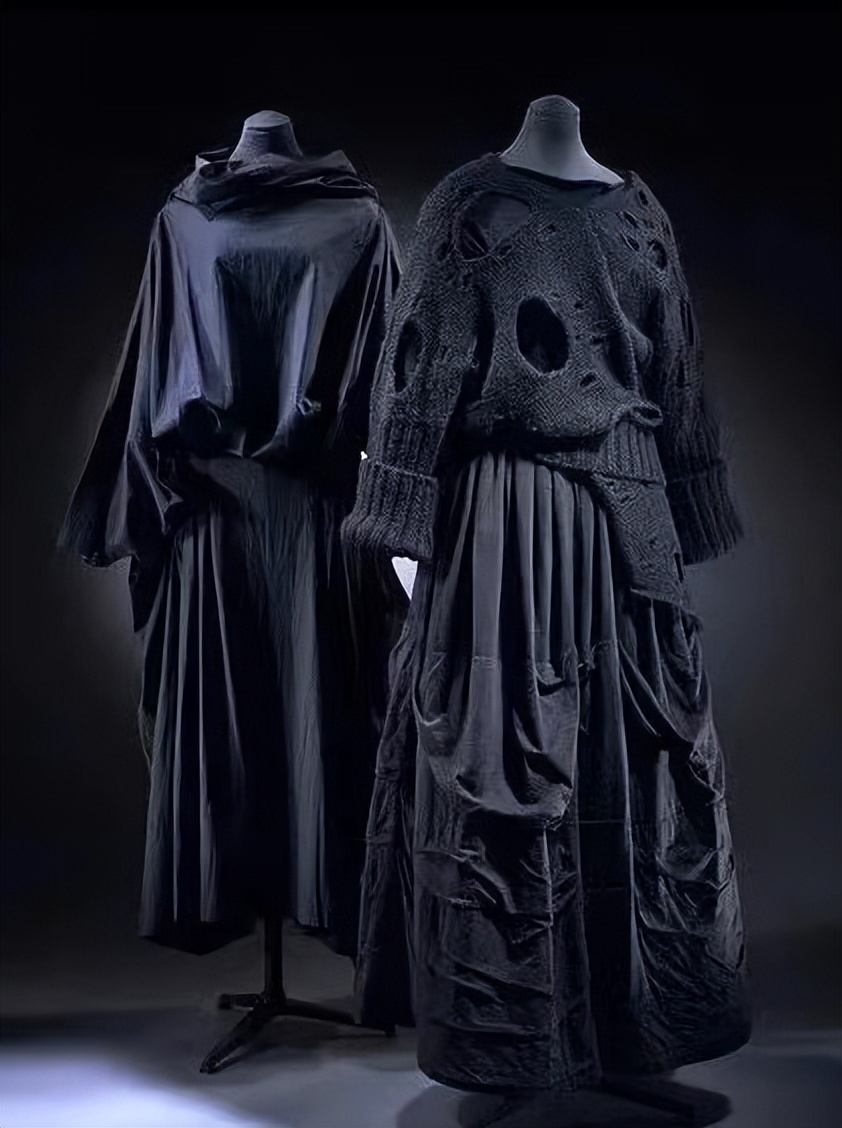 巴黎世家破烂鞋上万元,巴黎世家又脏又烂又破的鞋