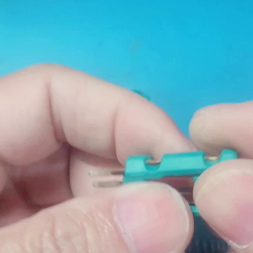 自己动手修标致308刹车开关,标致308更换后刹车片怎么复位