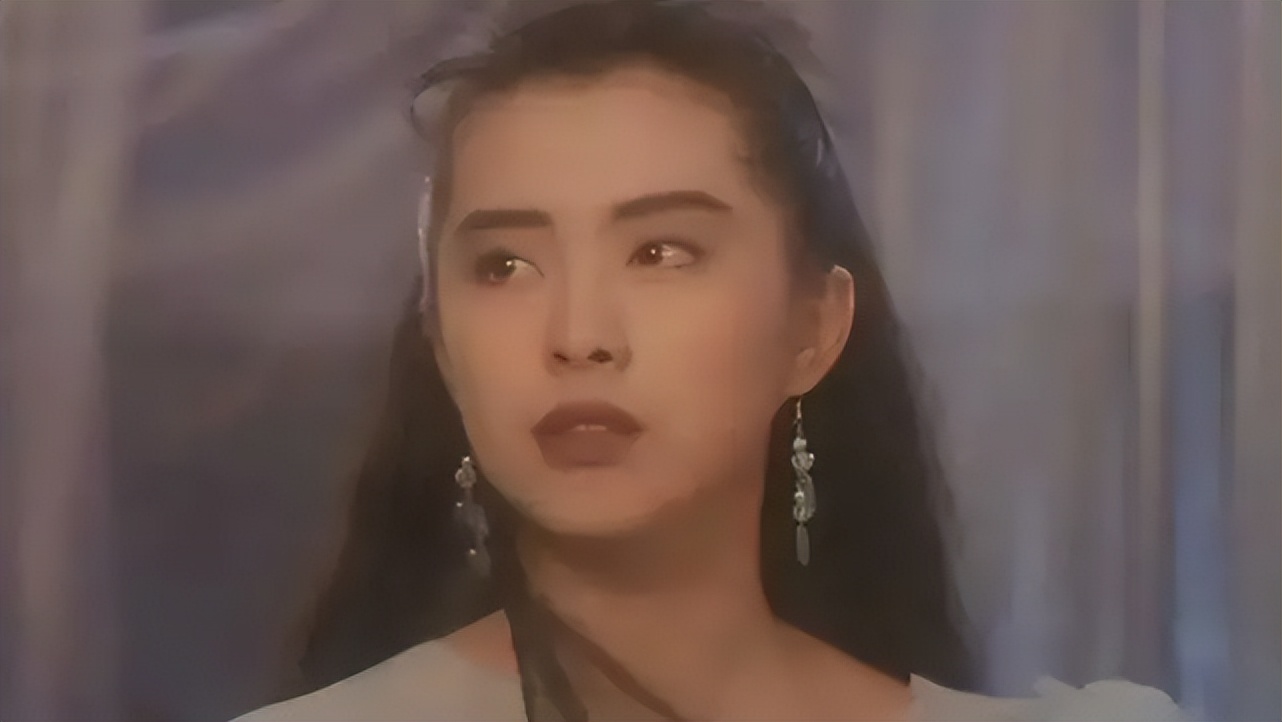 垫屁垫，烤瓷牙，戴美瞳：这些女明星的修修补补，看得人眼花缭乱