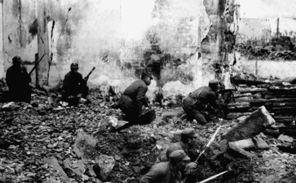 21张真实又罕见的老照片，阴毛假发工作者，我怀疑他用错地方了