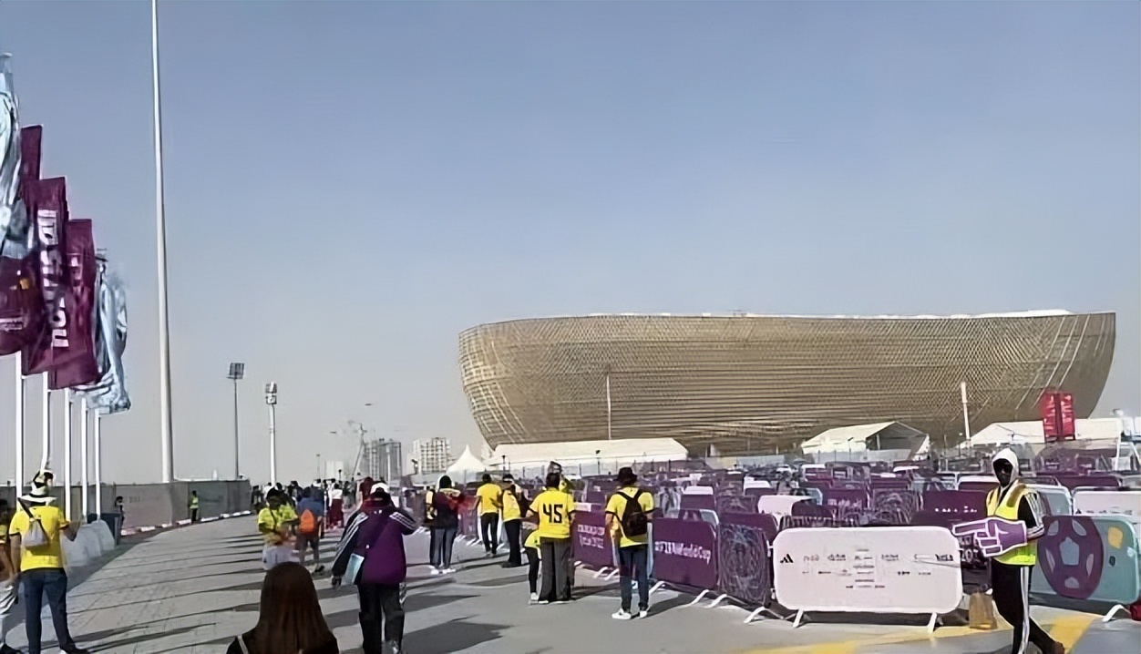 中国小伙徒步环球世界,中国小伙骑行2000公里到达卡塔尔