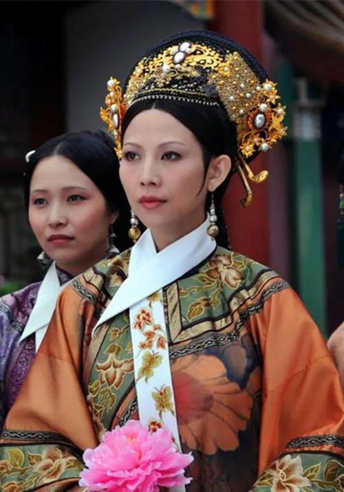 美女自有三分“龅”，不仅抗老而且显嫩，这7位女星都有轻微嘴凸