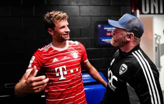 今日头条热议榜,黄潜vs拜仁莱万