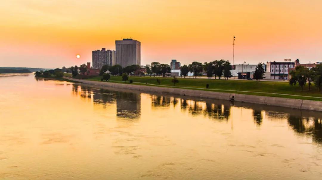 加拿大房价与中国房价比,加拿大哪个城市房价最高