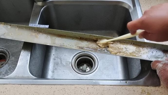 你还在徒手清洗油烟机油盒吗,清洗油烟机集油盒