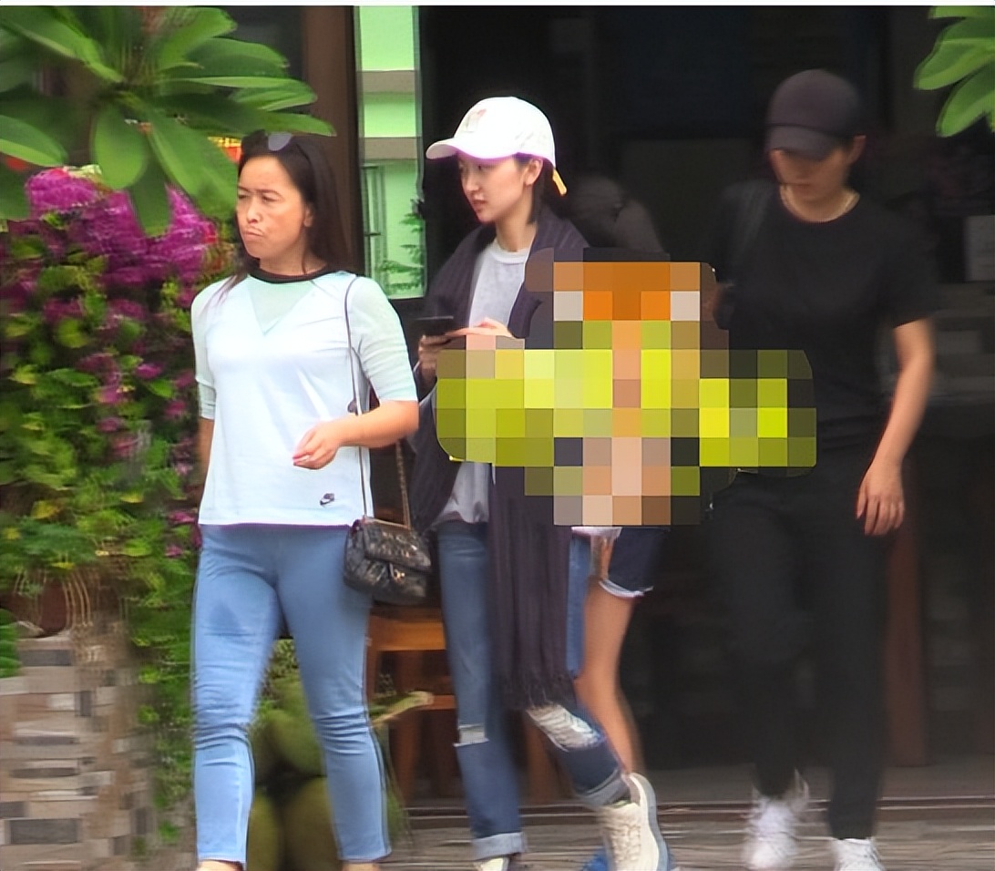 三金影后周冬雨黄晓明,三金影后被嫌弃
