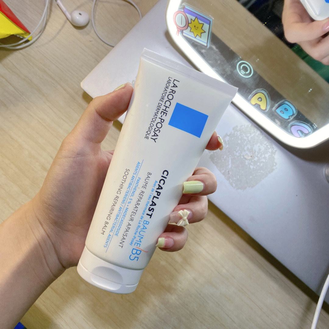 能滋润皮肤的护肤品成分有哪些,修复皮肤保湿效果好的水有哪些