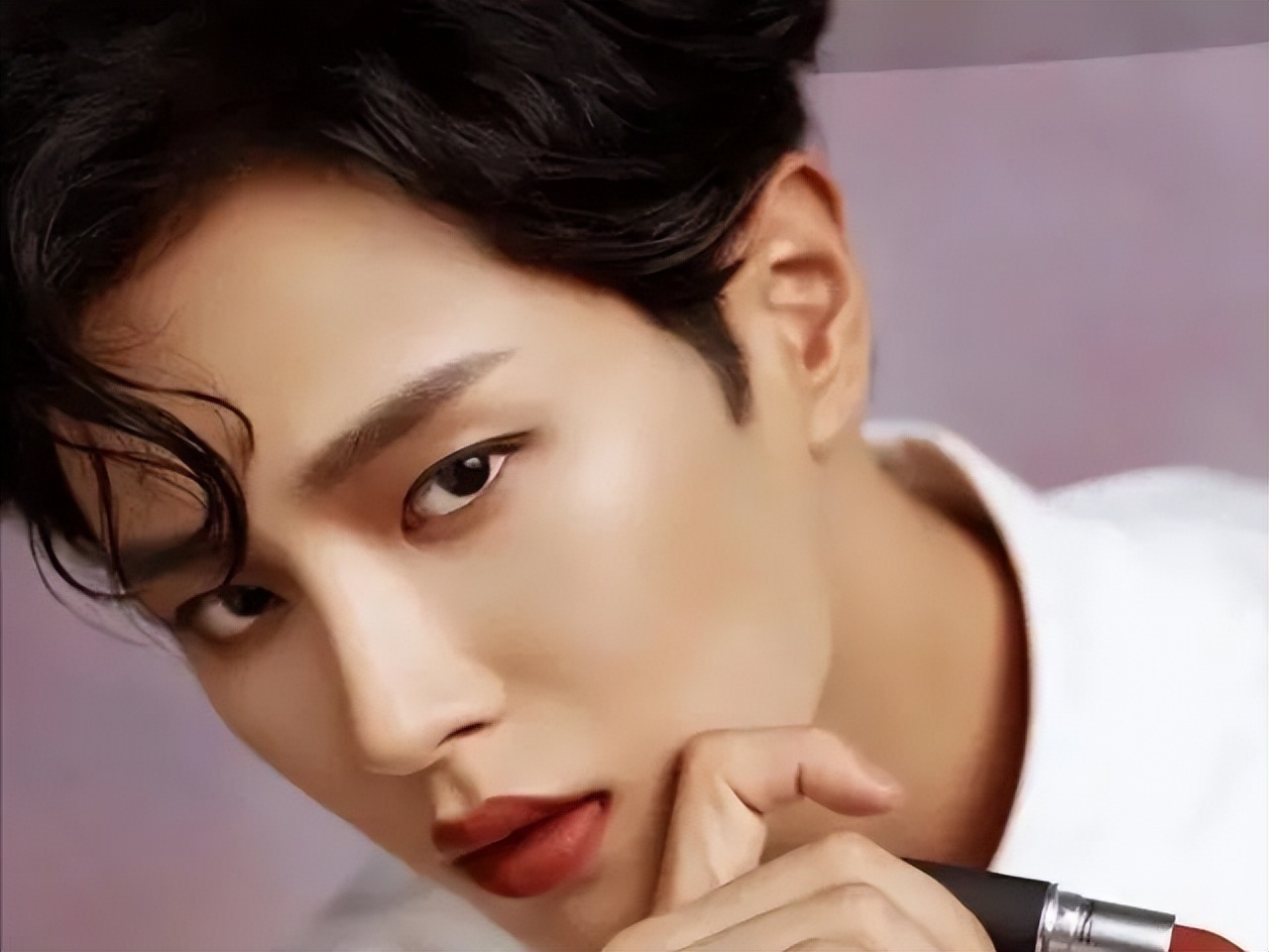 胡茬男口红,胡茬男星