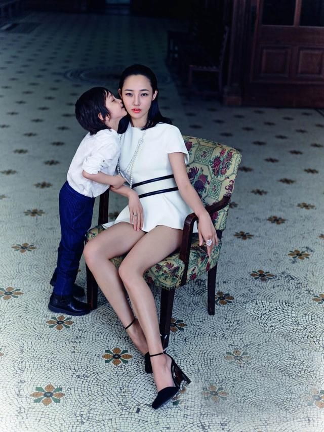 消失的五年白百何,消失4年突然复出tvb前力捧小花