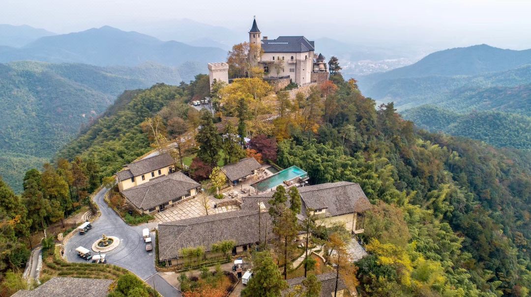 遇间播报|莫干山必睡六大美宿！看山看水看云看日出，优哉游哉~