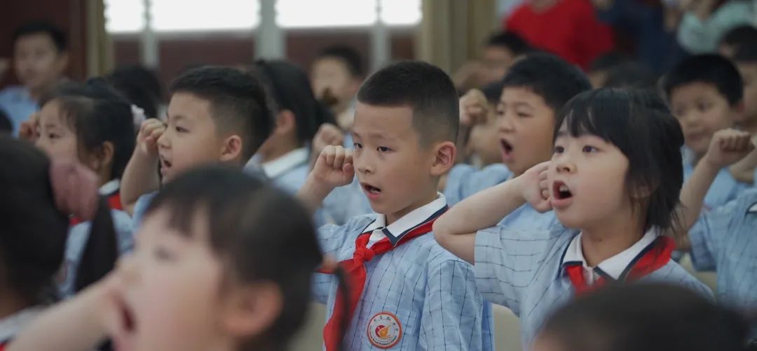 南京市南昌路小学:少年有梦正当时光荣入队我先行