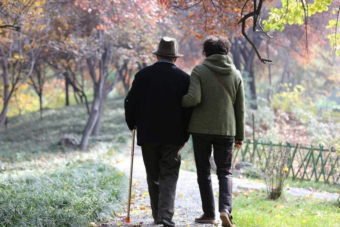 67岁和老伴每月退休金,我和老伴都70多了有高龄补贴吗