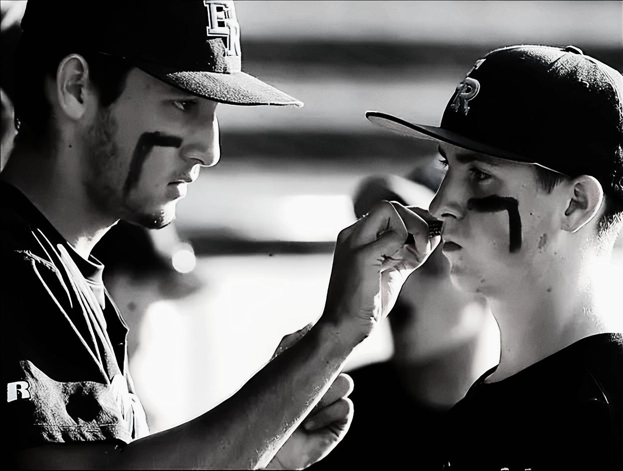 足球垒球游戏,软式棒垒球和足球