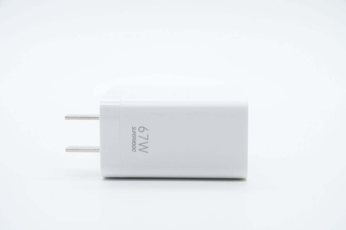 oppoa57原装充电器,oppo充电器67w超级快充有多快