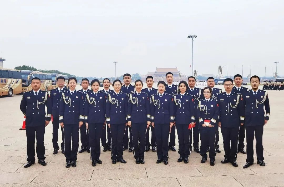 我以行动为誓，共绘绚丽未来！