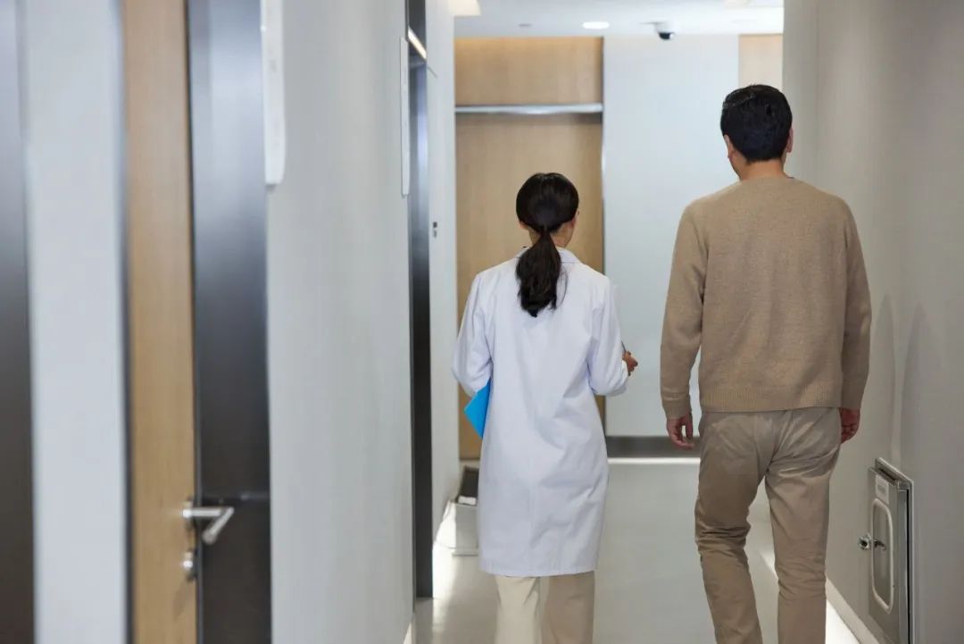 30多岁适合干陪诊师吗,90后宝妈做陪诊师1天赚298元