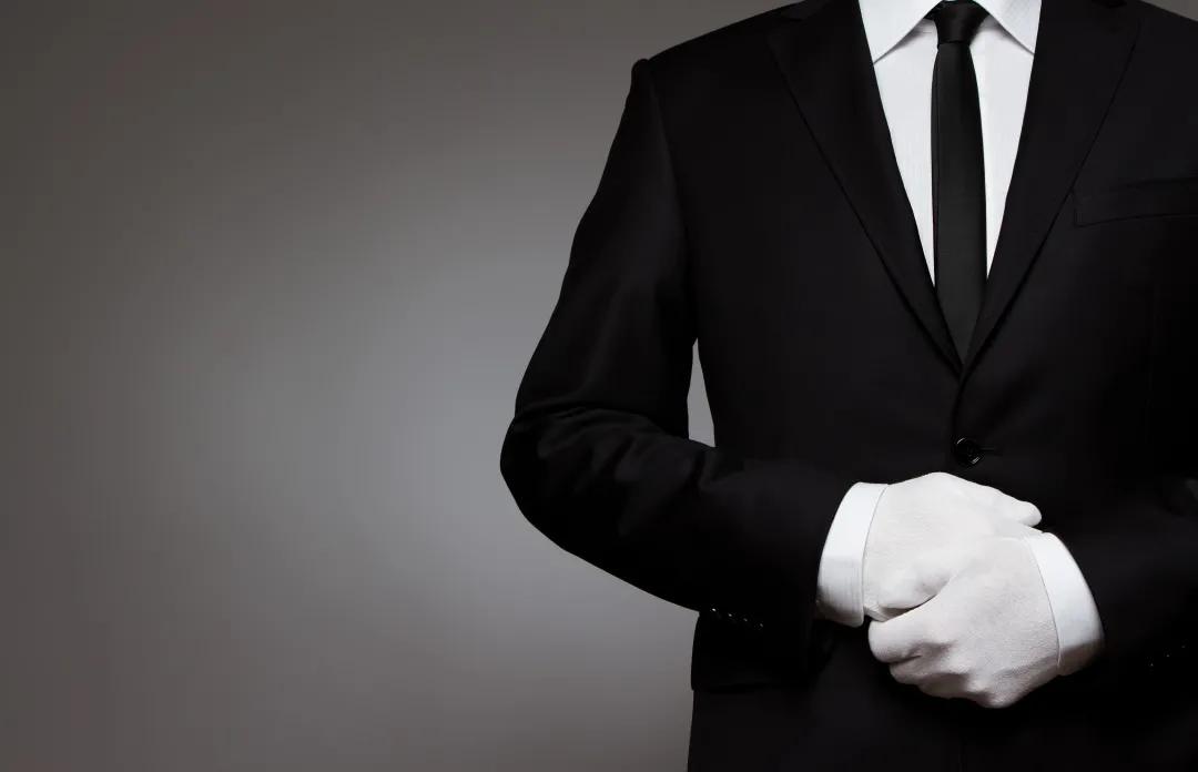 酒店前台客人偷偷跑上去怎么处罚,酒店拿顾客手机私自好评