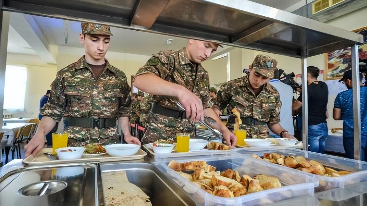 解放军与美军伙食对比,解放军单兵伙食对比美军单兵伙食