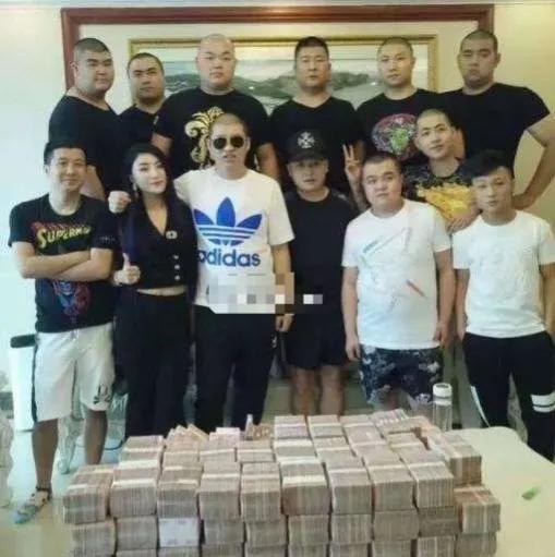 辛巴和二驴快手视频,快手二驴和辛巴谁最厉害视频